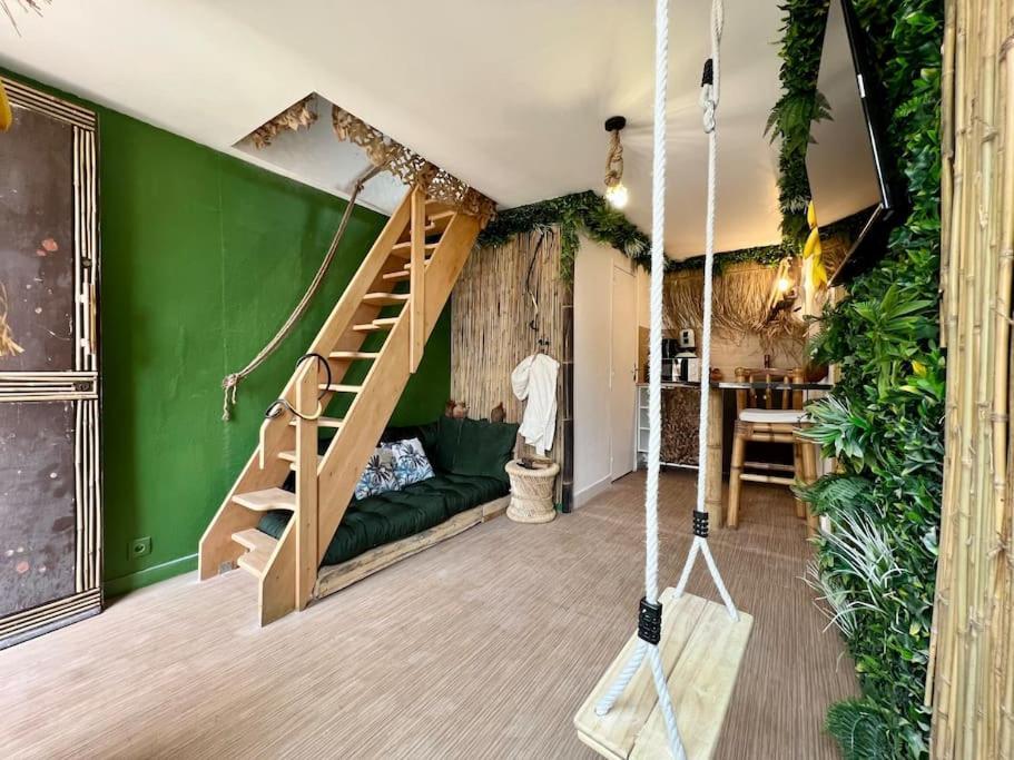 Nuit Dans La Jungle - Love Room Souppes-sur-Loing Luaran gambar