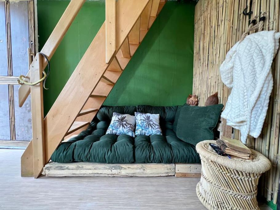 Nuit Dans La Jungle - Love Room Souppes-sur-Loing Luaran gambar