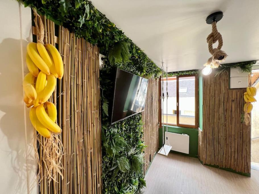 Nuit Dans La Jungle - Love Room Souppes-sur-Loing Luaran gambar