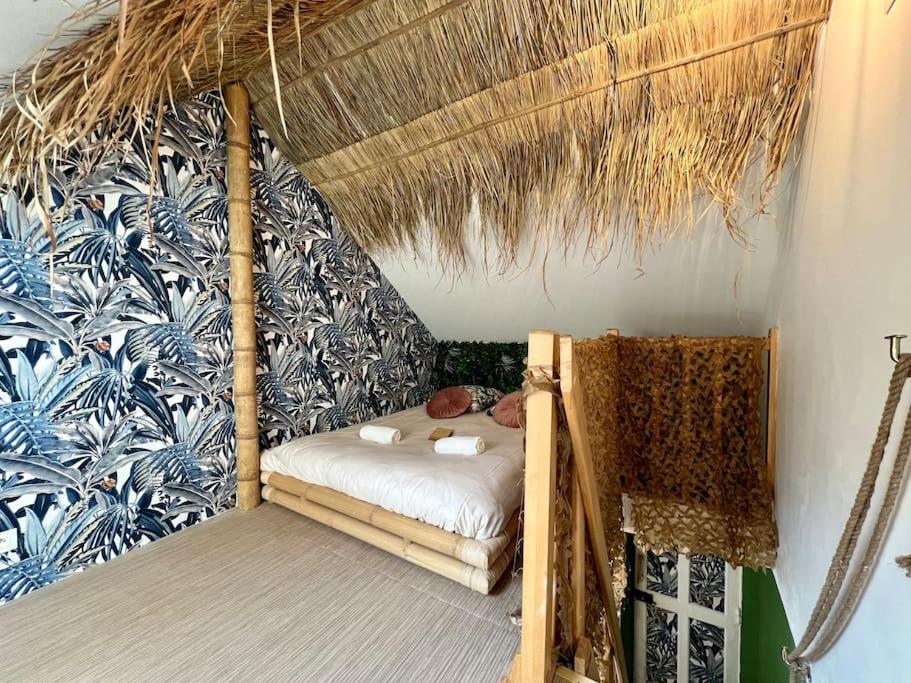 Nuit Dans La Jungle - Love Room Souppes-sur-Loing Luaran gambar