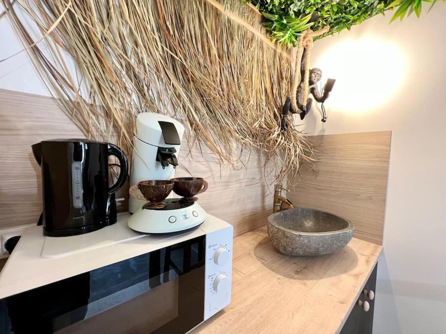 Nuit Dans La Jungle - Love Room Souppes-sur-Loing Luaran gambar
