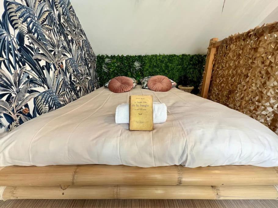 Nuit Dans La Jungle - Love Room Souppes-sur-Loing Luaran gambar