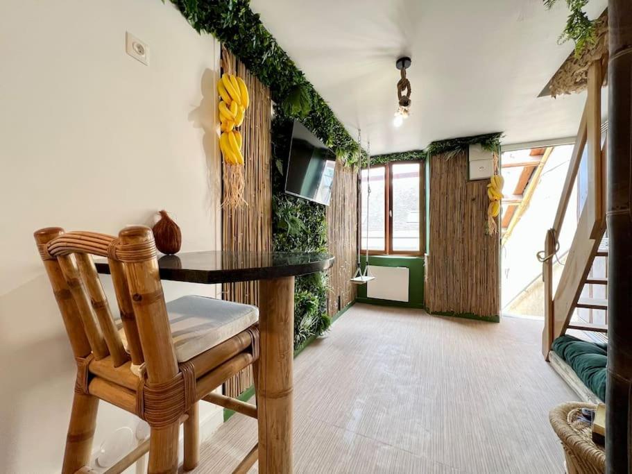 Nuit Dans La Jungle - Love Room Souppes-sur-Loing Luaran gambar