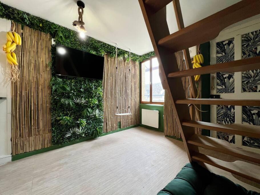 Nuit Dans La Jungle - Love Room Souppes-sur-Loing Luaran gambar